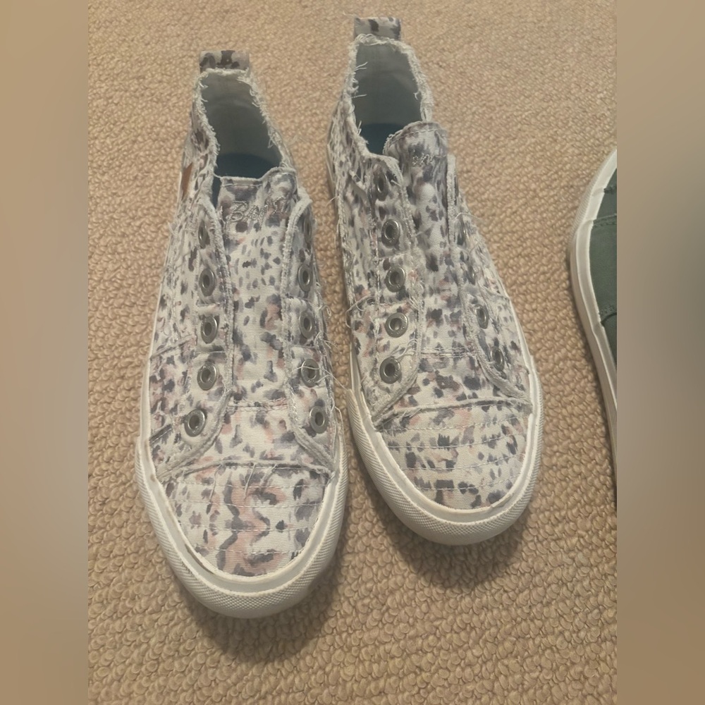 Stylish Leopard Print Women's Sneakers